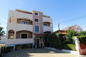  Apartments Lili  Биоград На Мору